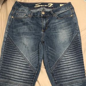 Ribbed denim jeans